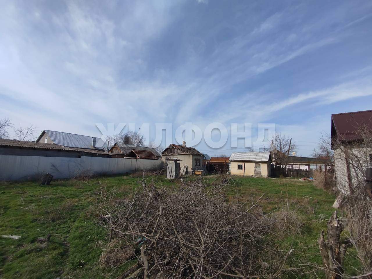 Продам земельный участок 700 м.кв.