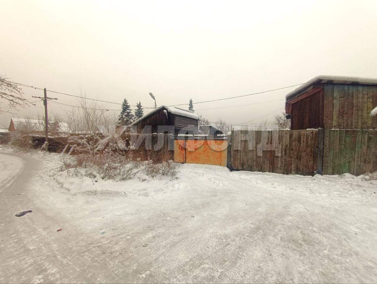 Продам земельный участок 1500 м.кв.