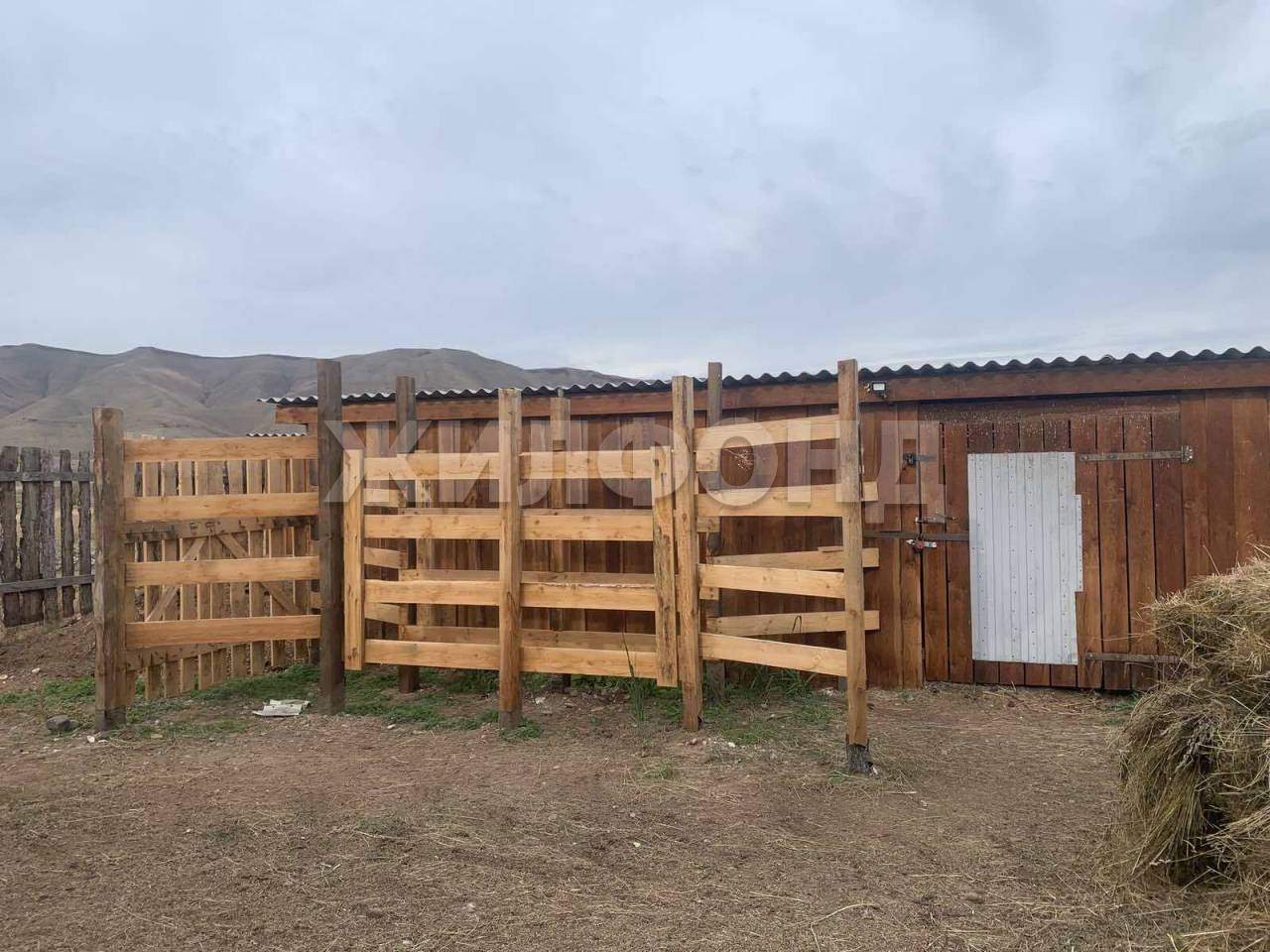 Продам земельный участок 600 м.кв.