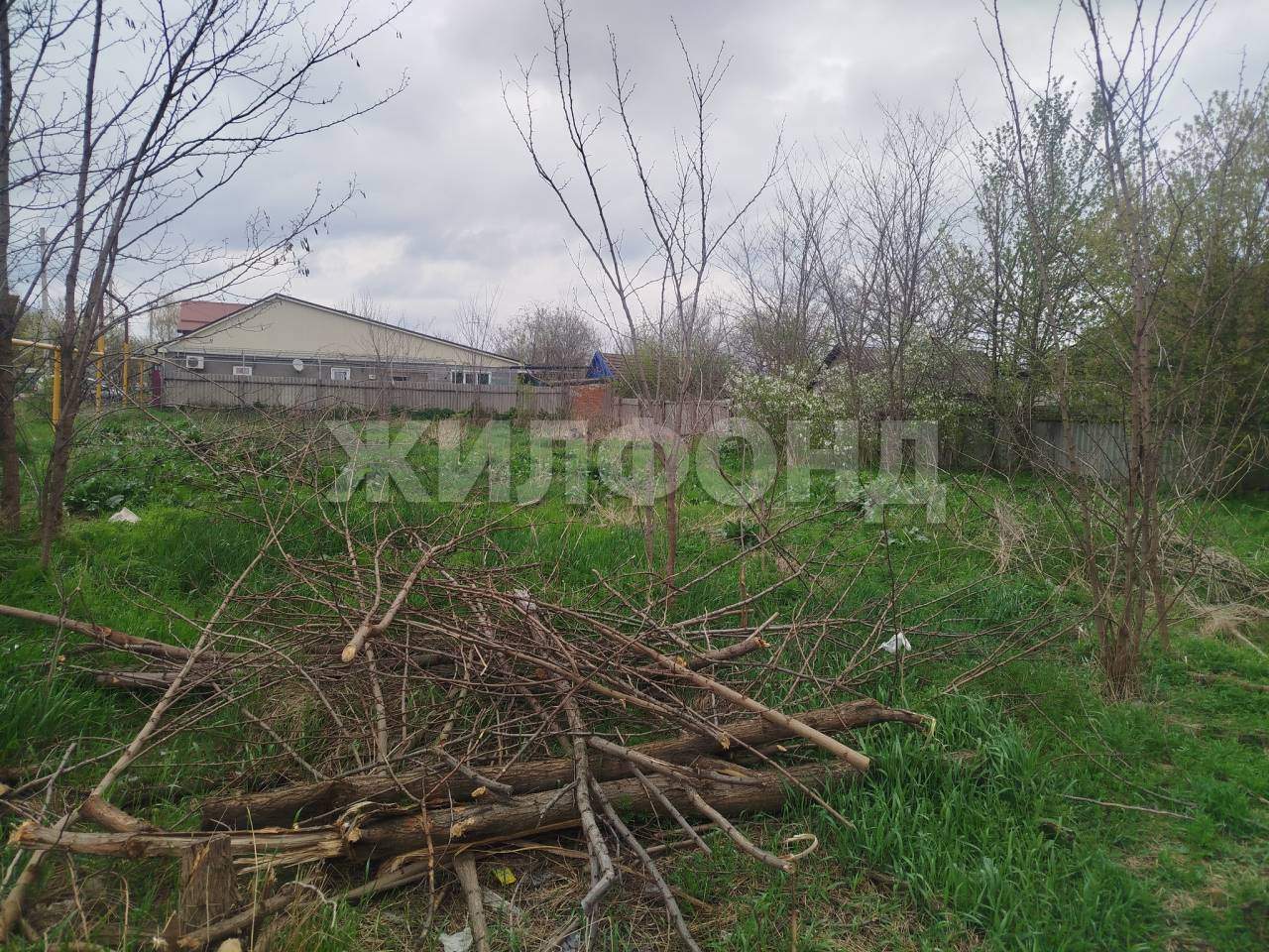 Продам земельный участок 870 м.кв.