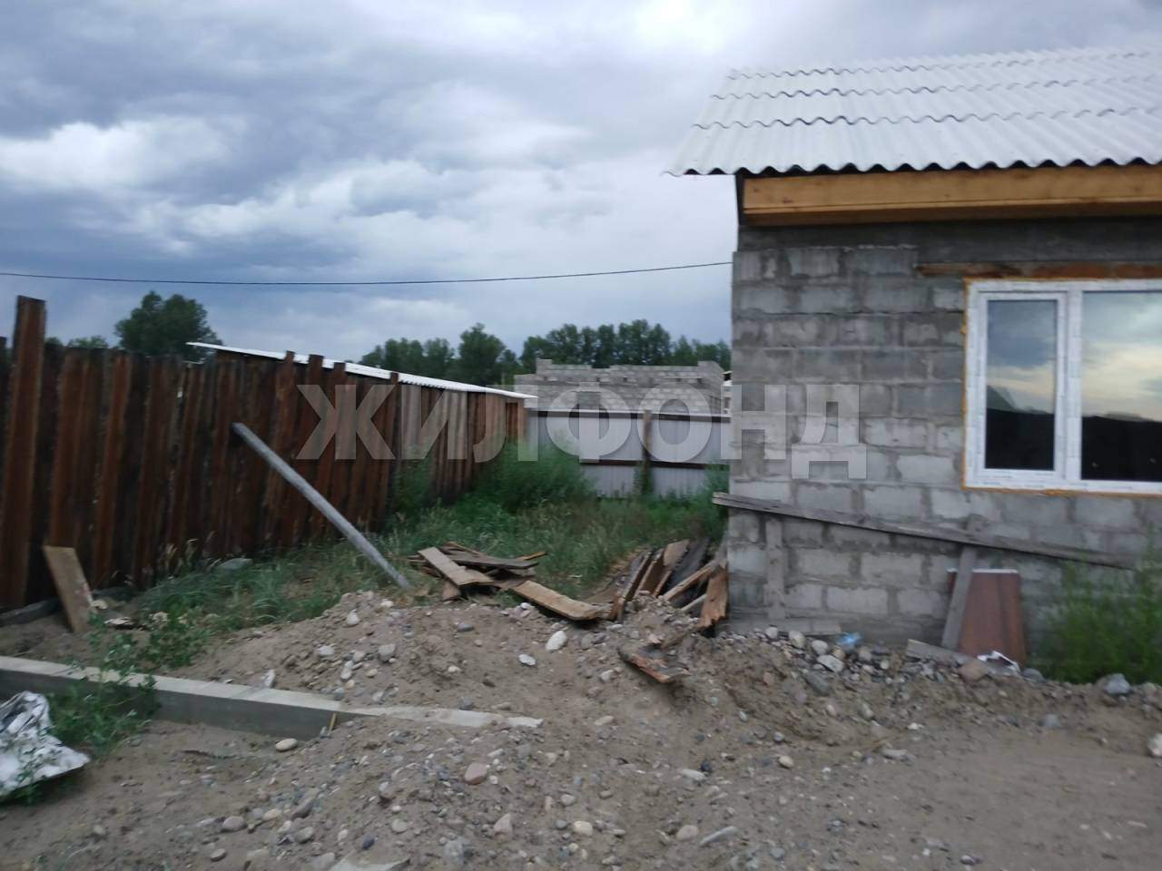 Продам земельный участок 748 м.кв.