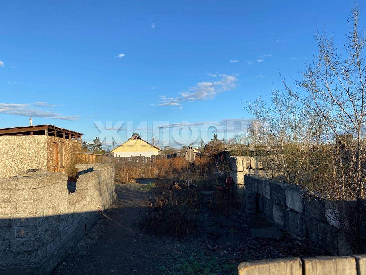 Продам земельный участок 800 м.кв.