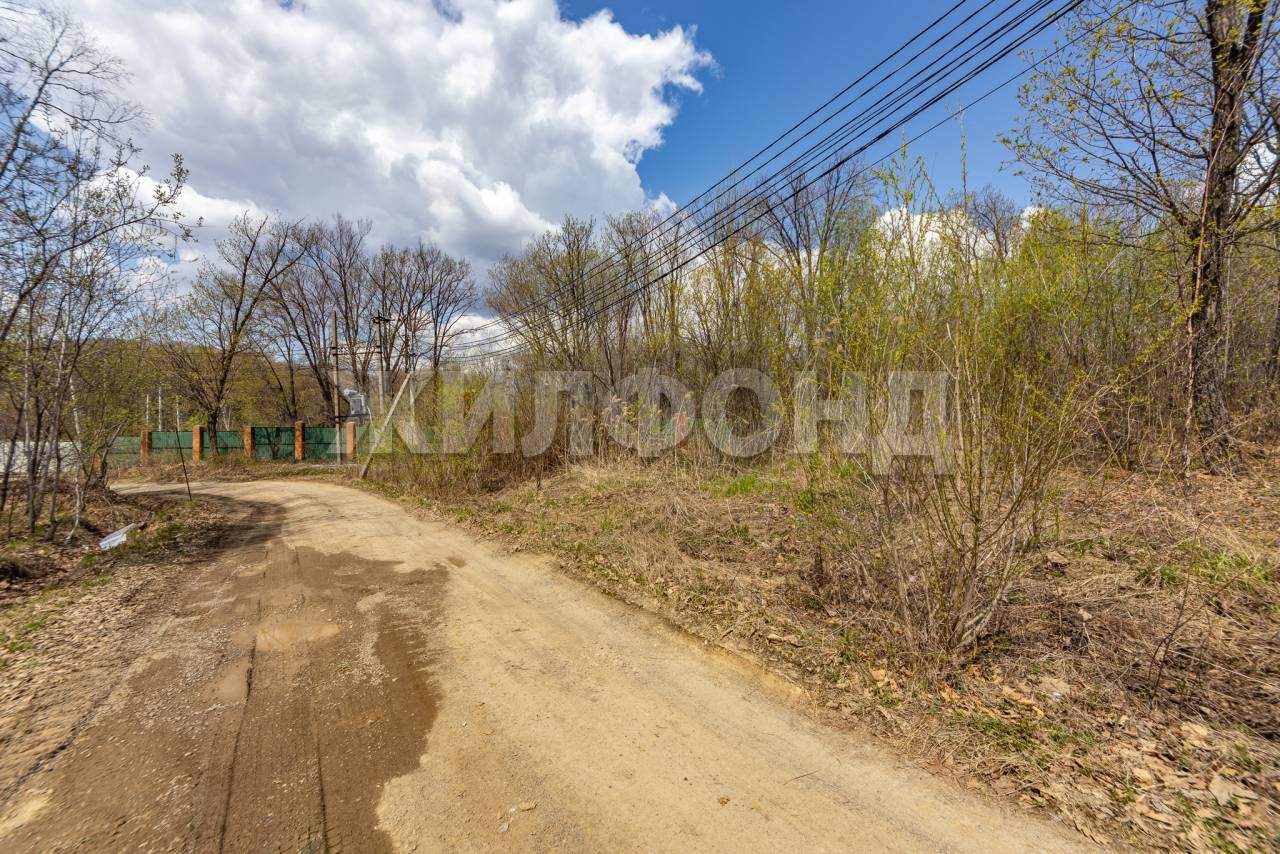 Продам земельный участок 1700 м.кв.