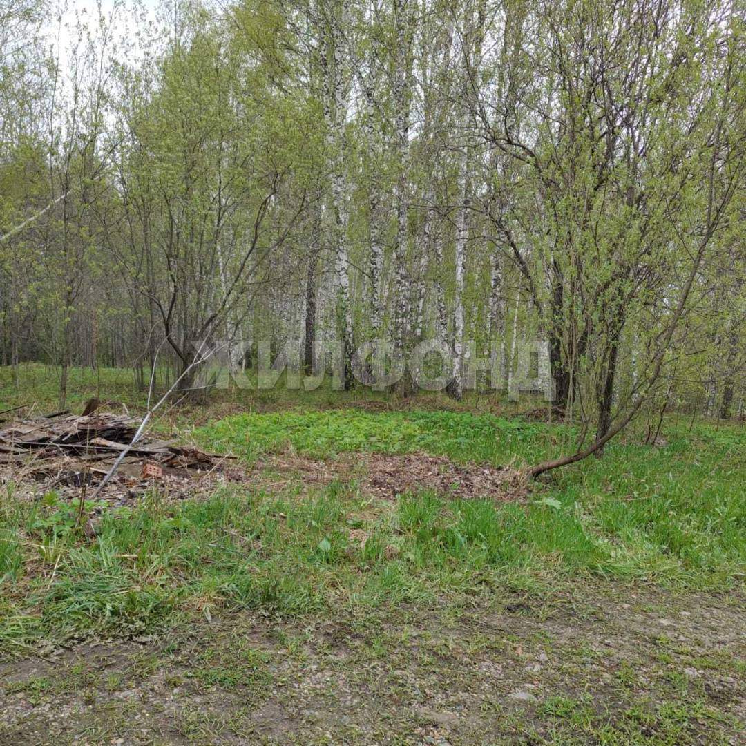 Продам земельный участок 704 м.кв.