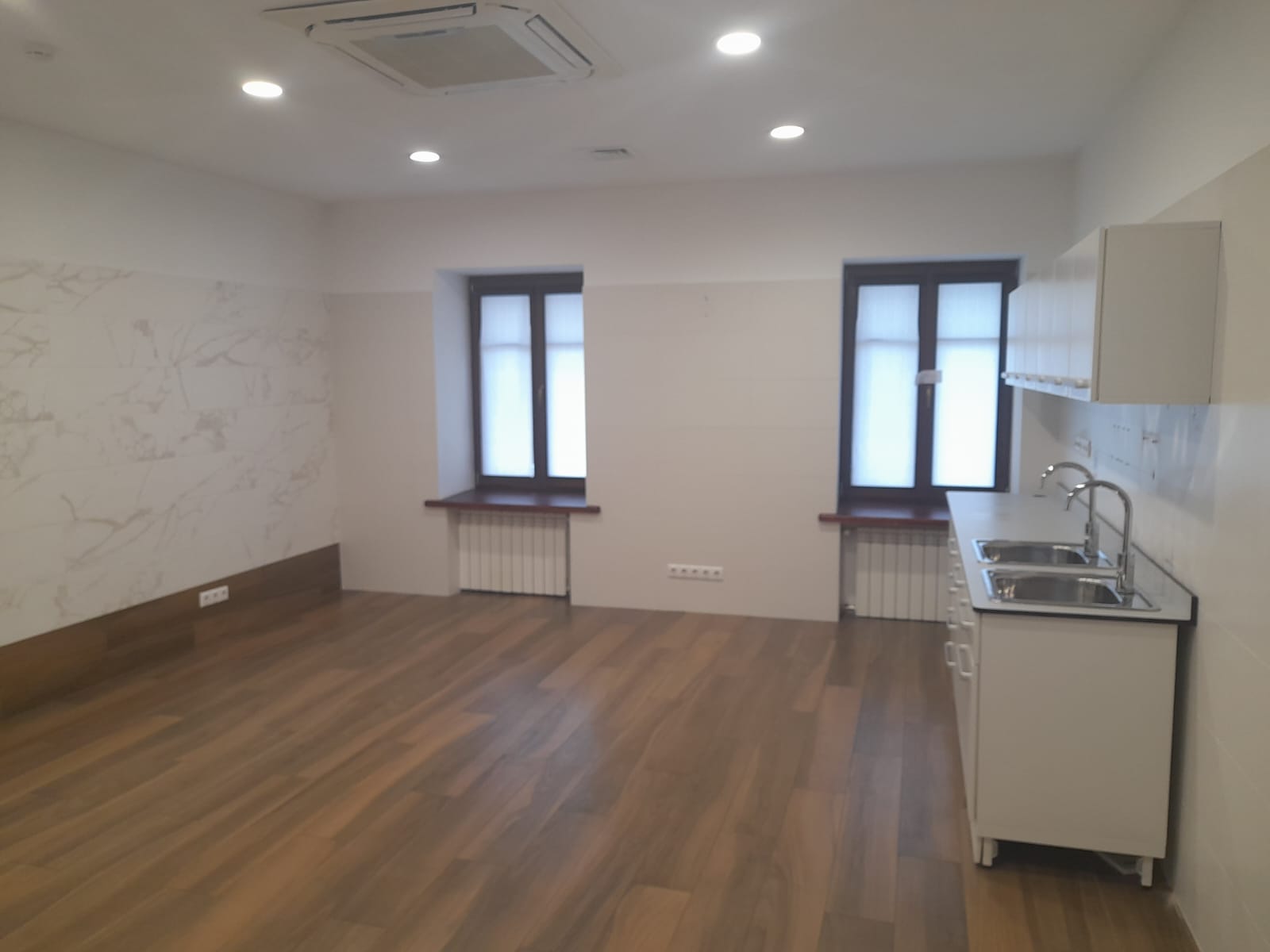 Сдам в аренду помещение свободного назначения 282.5 м.кв.