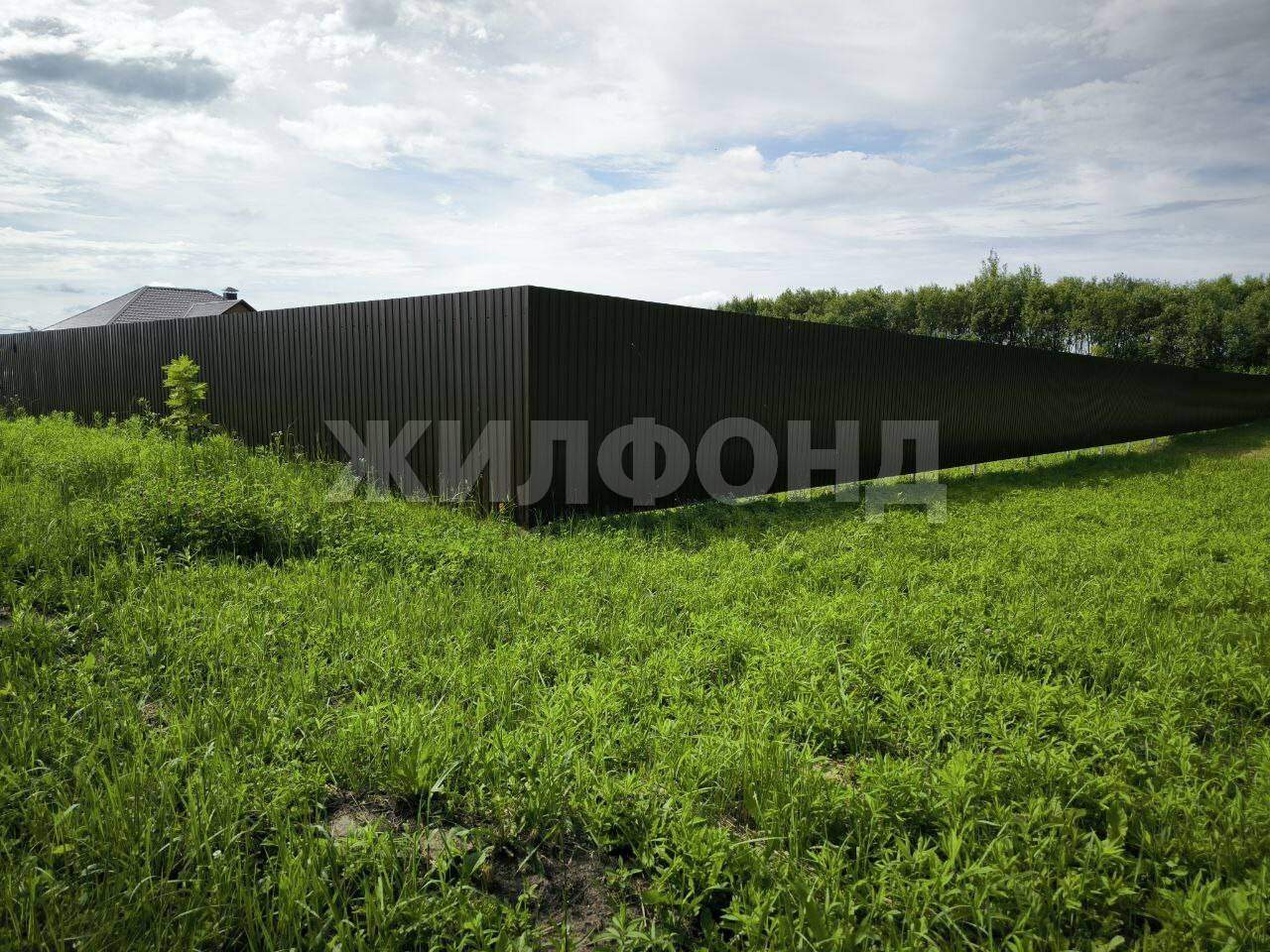 Продам земельный участок 1700 м.кв.