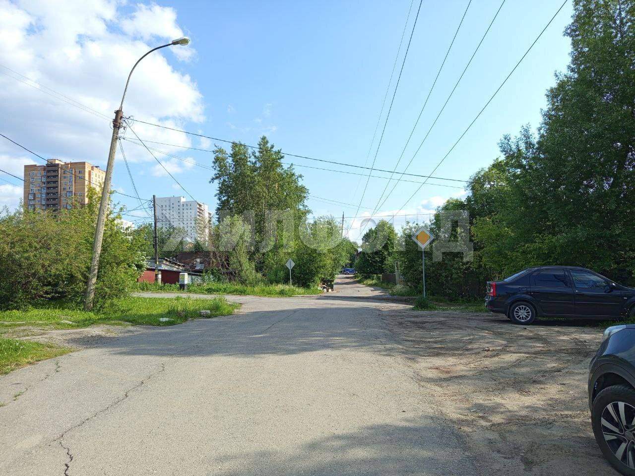 Продам земельный участок 600 м.кв.