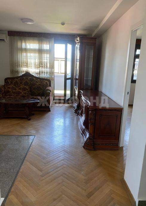 Продам земельный участок 1350 м.кв.