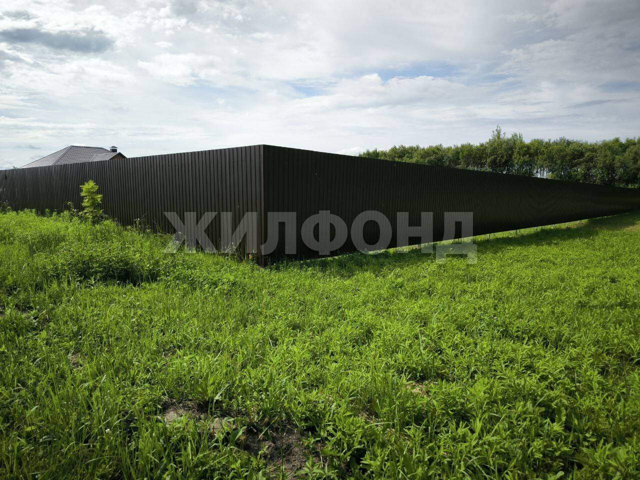 Продам земельный участок 1700 м.кв.