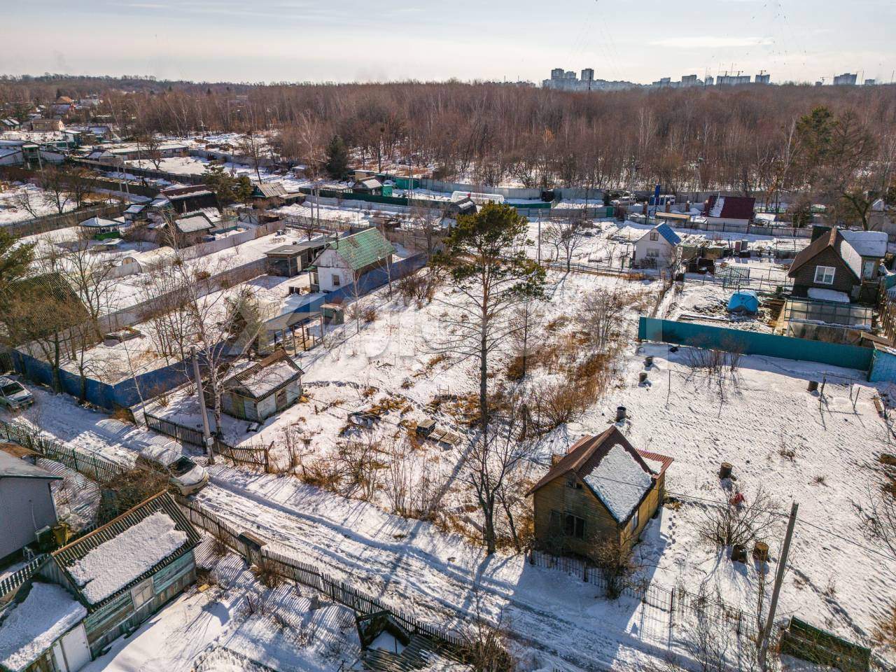 Продам земельный участок 1500 м.кв.