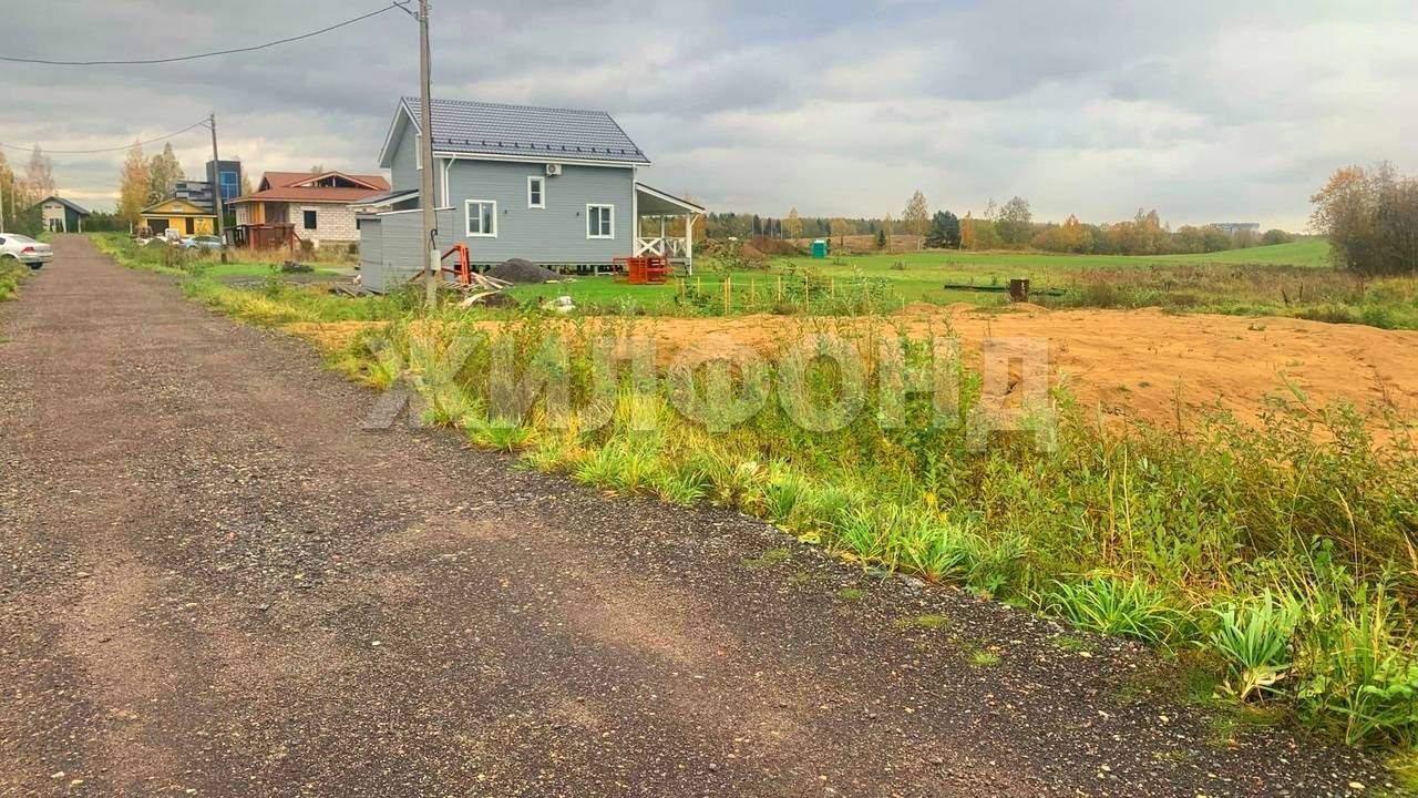 Продам земельный участок 1000 м.кв.