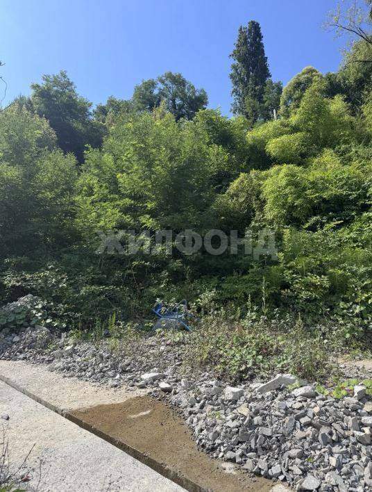 Продам земельный участок 1350 м.кв.