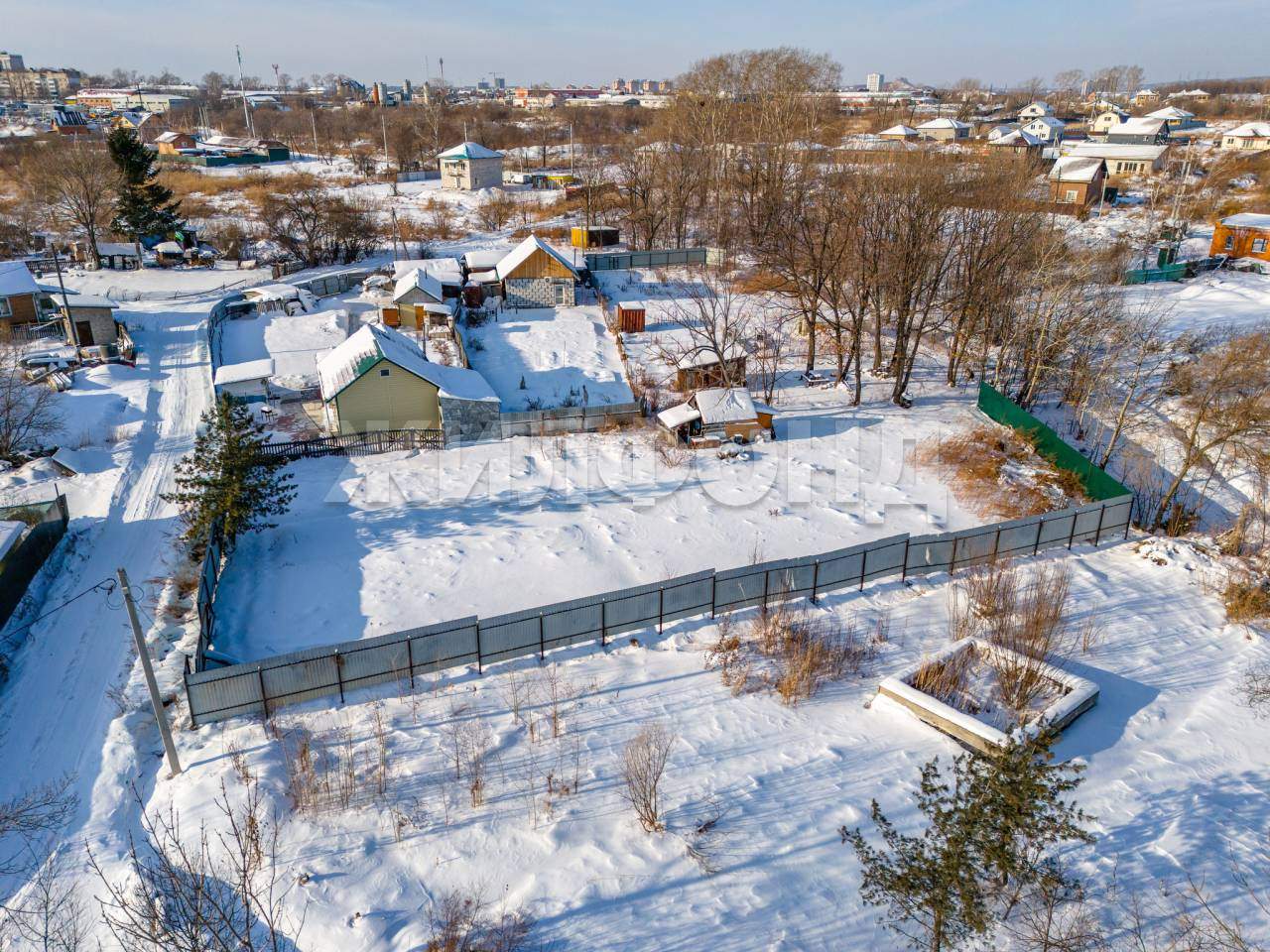 Продам земельный участок 1100 м.кв.