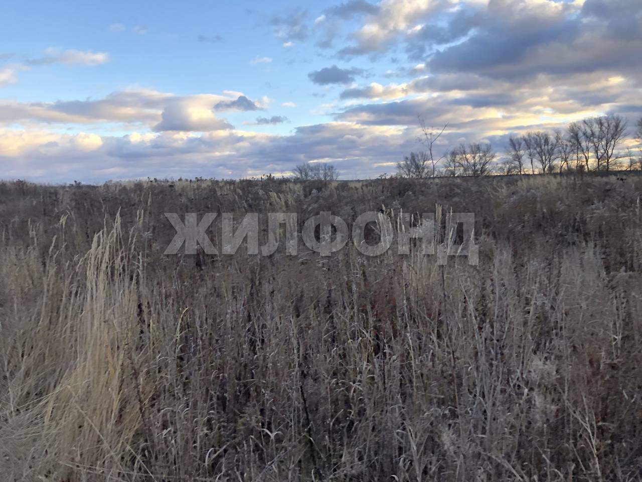 Продам земельный участок 1098 м.кв.