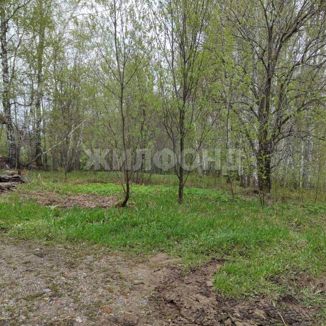 Продам земельный участок 704 м.кв.