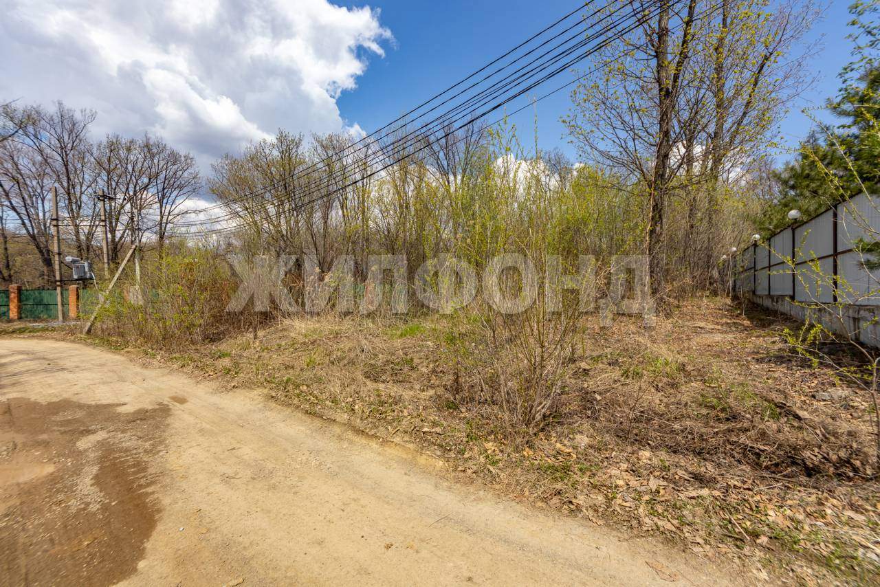 Продам земельный участок 1700 м.кв.