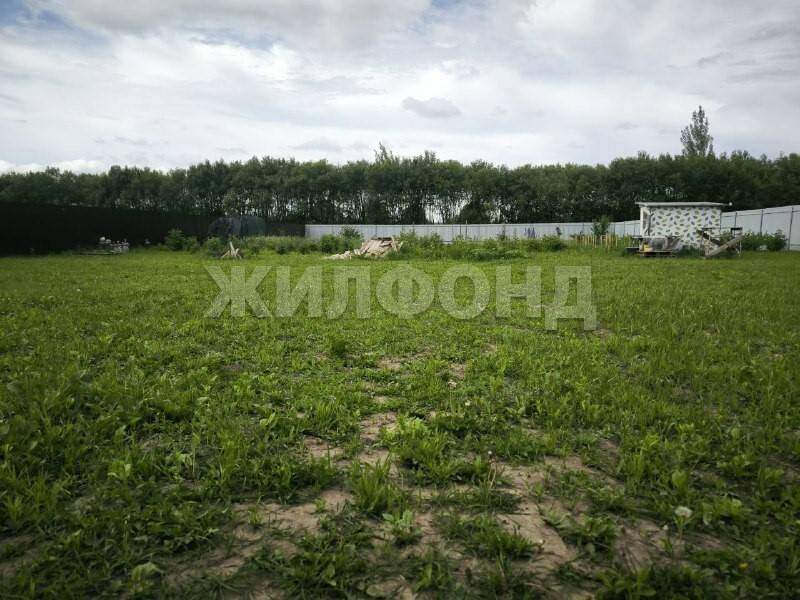 Продам земельный участок 1700 м.кв.