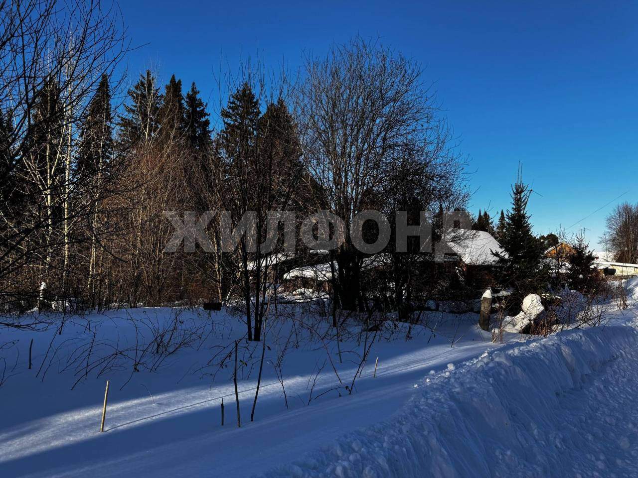 Продам земельный участок 1270 м.кв.
