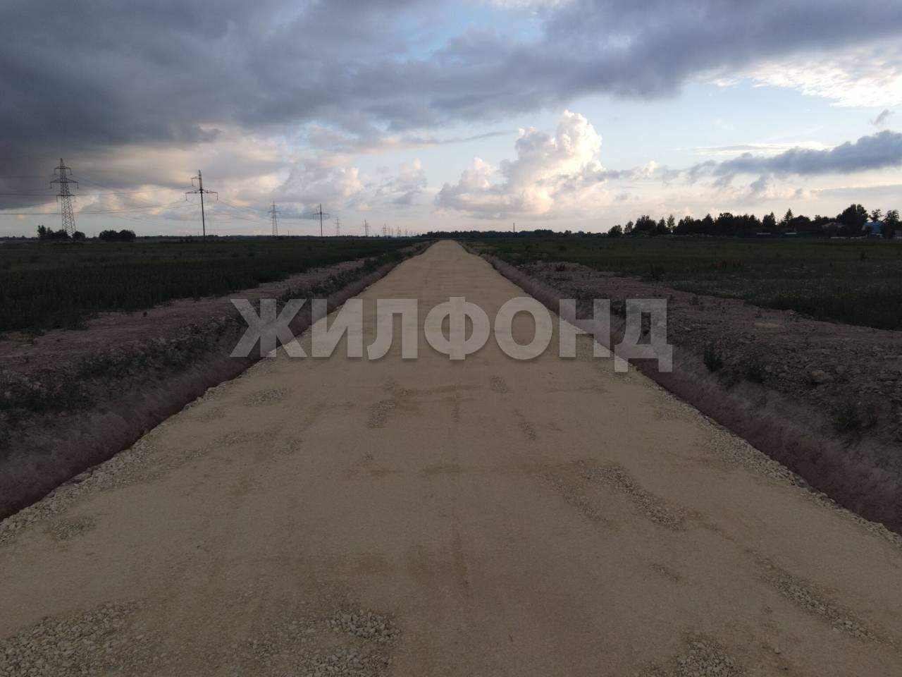 Продам земельный участок 1200 м.кв.