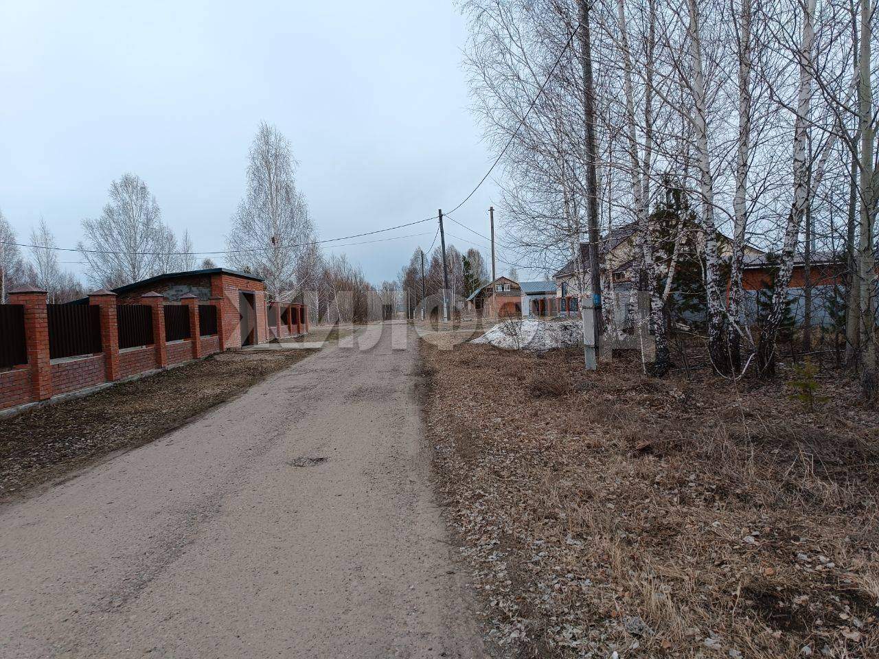 Продам земельный участок 1300 м.кв.