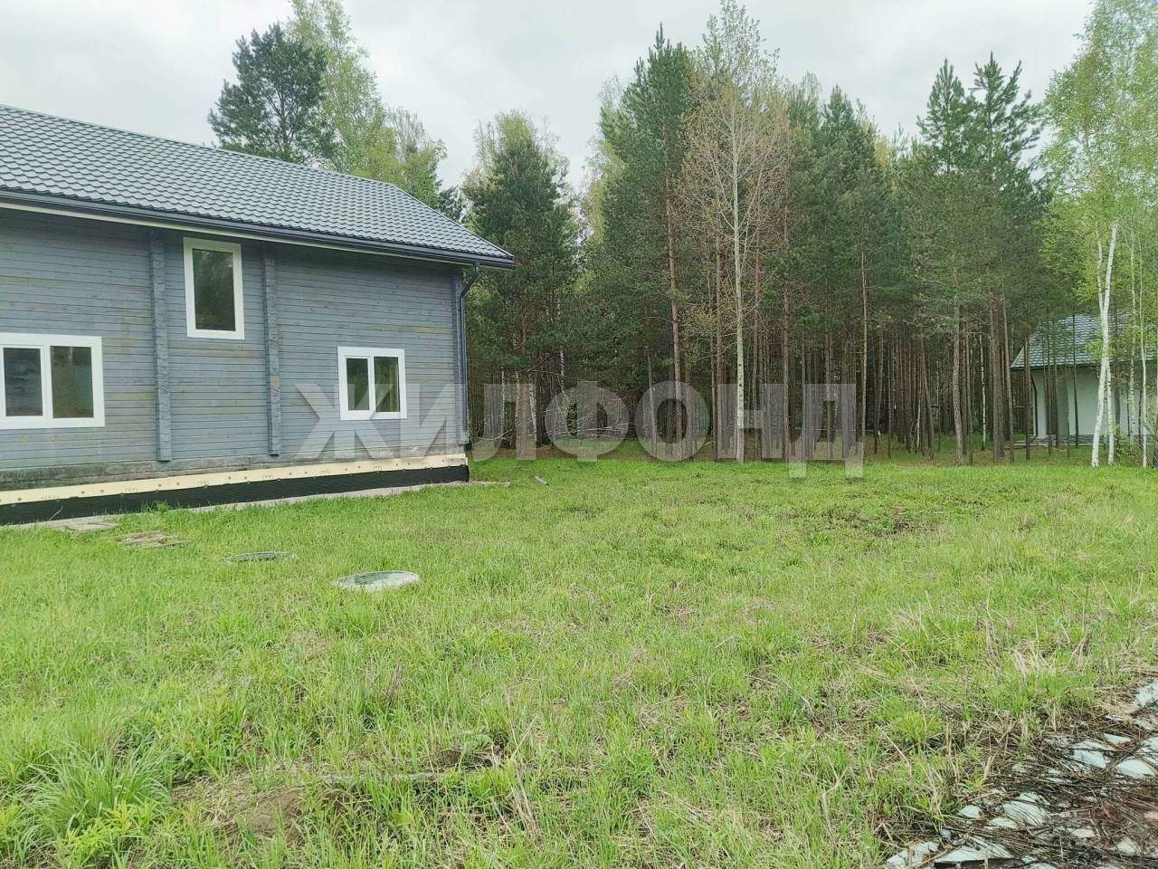 Продам земельный участок 1000 м.кв.