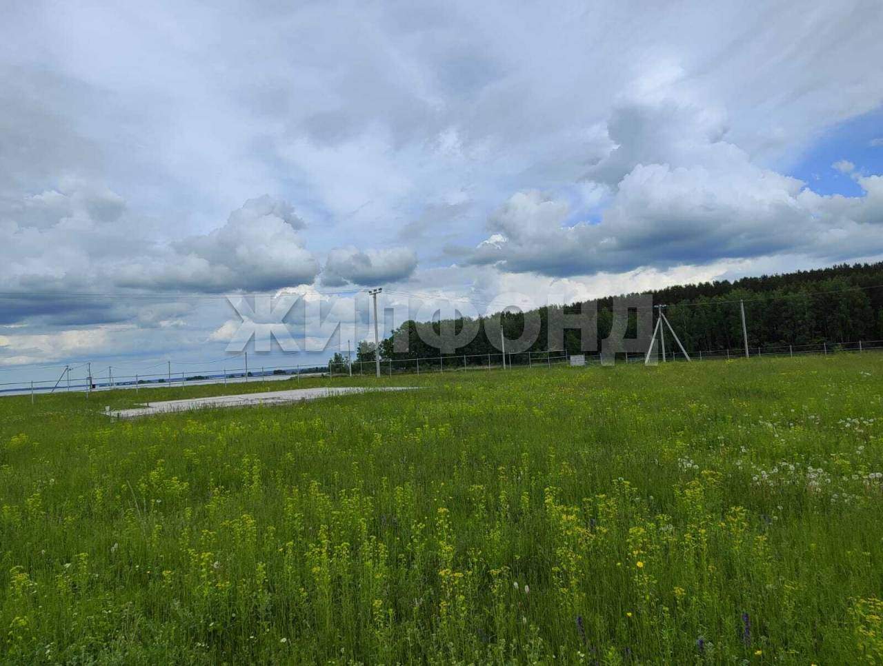 Продам земельный участок 2300 м.кв.