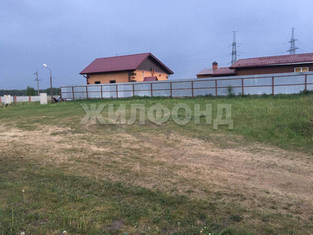 Продам земельный участок 1200 м.кв.