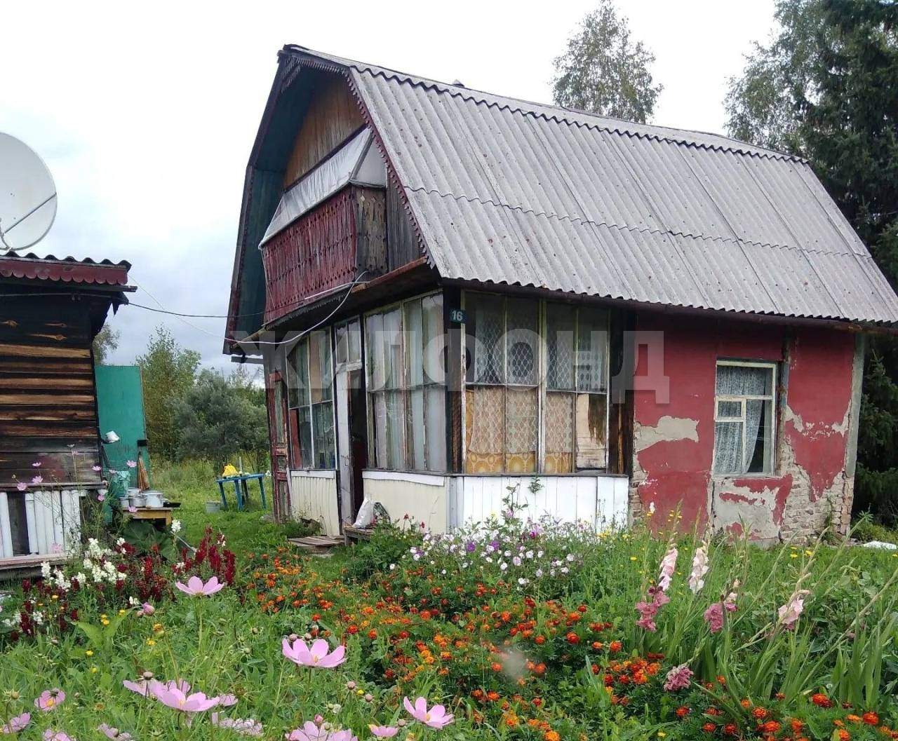 Продам земельный участок 1000 м.кв.
