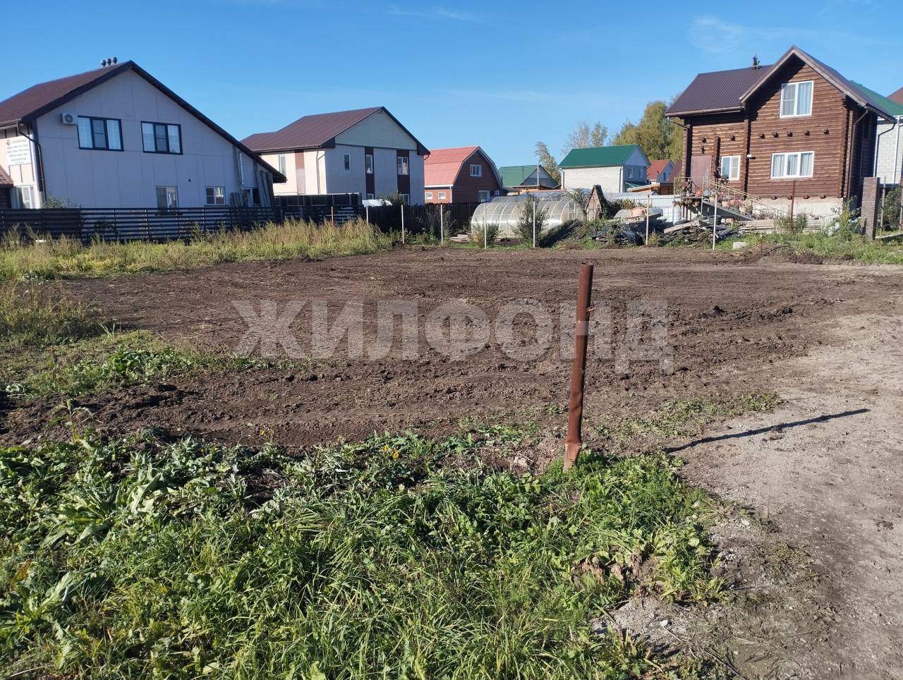 Продам земельный участок 820 м.кв.
