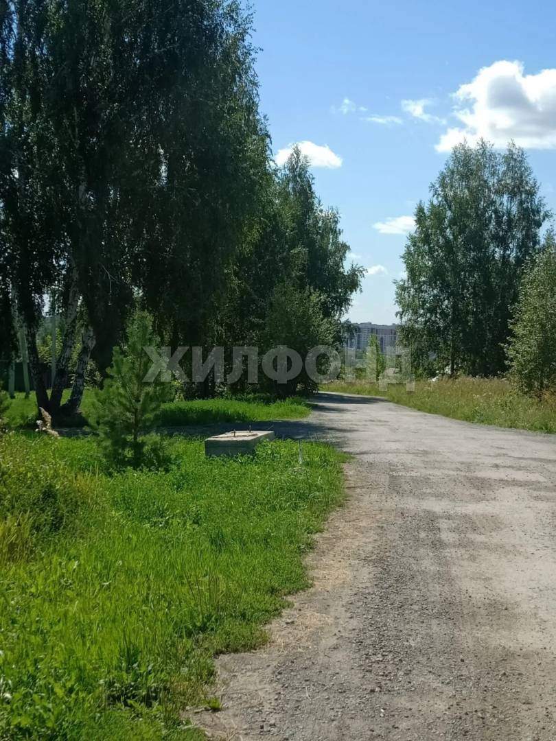 Продам земельный участок 800 м.кв.