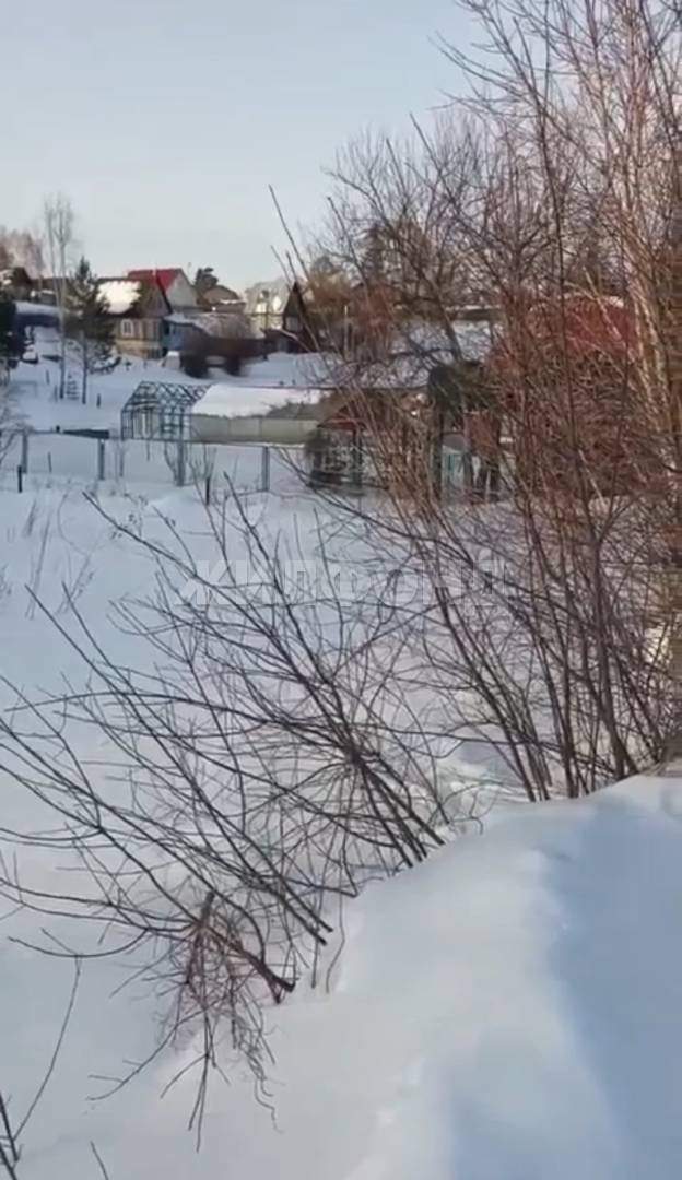 Продам земельный участок 1041 м.кв.
