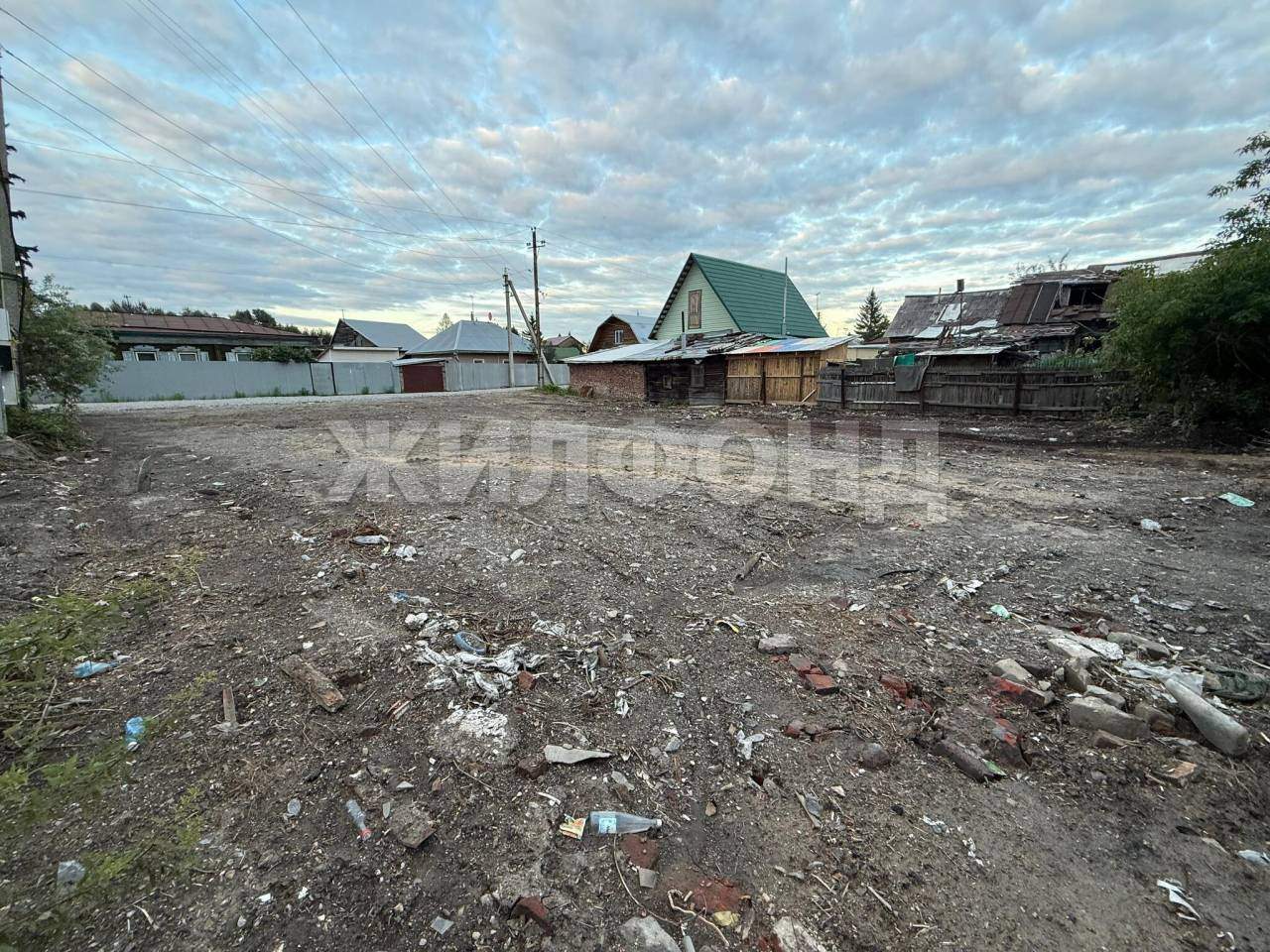Продам земельный участок 550 м.кв.