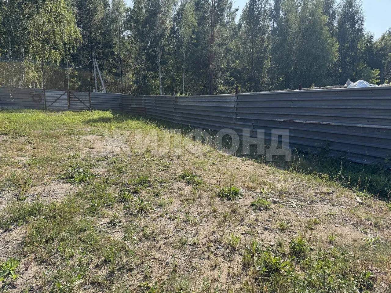 Продам земельный участок 2200 м.кв.