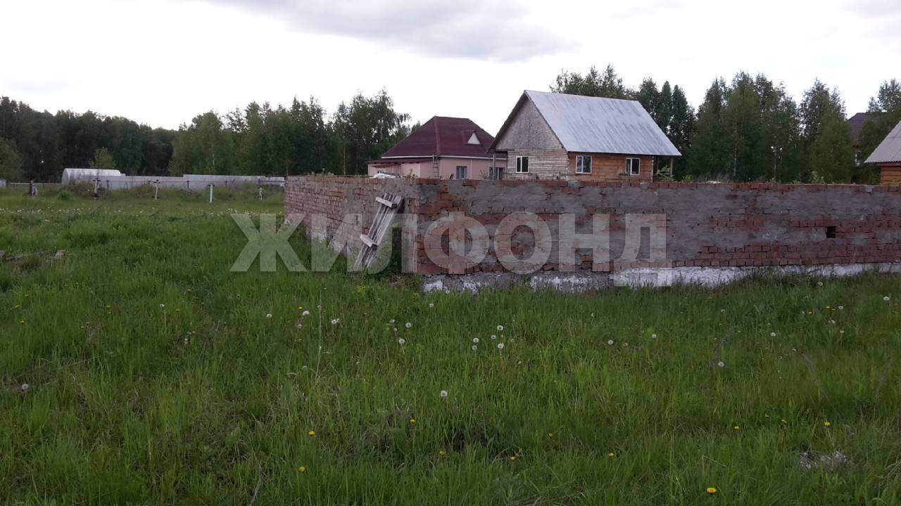Продам земельный участок 1500 м.кв.