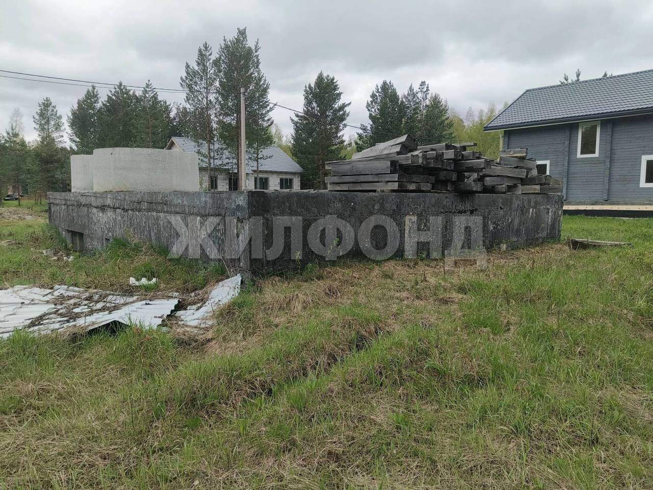 Продам земельный участок 1000 м.кв.