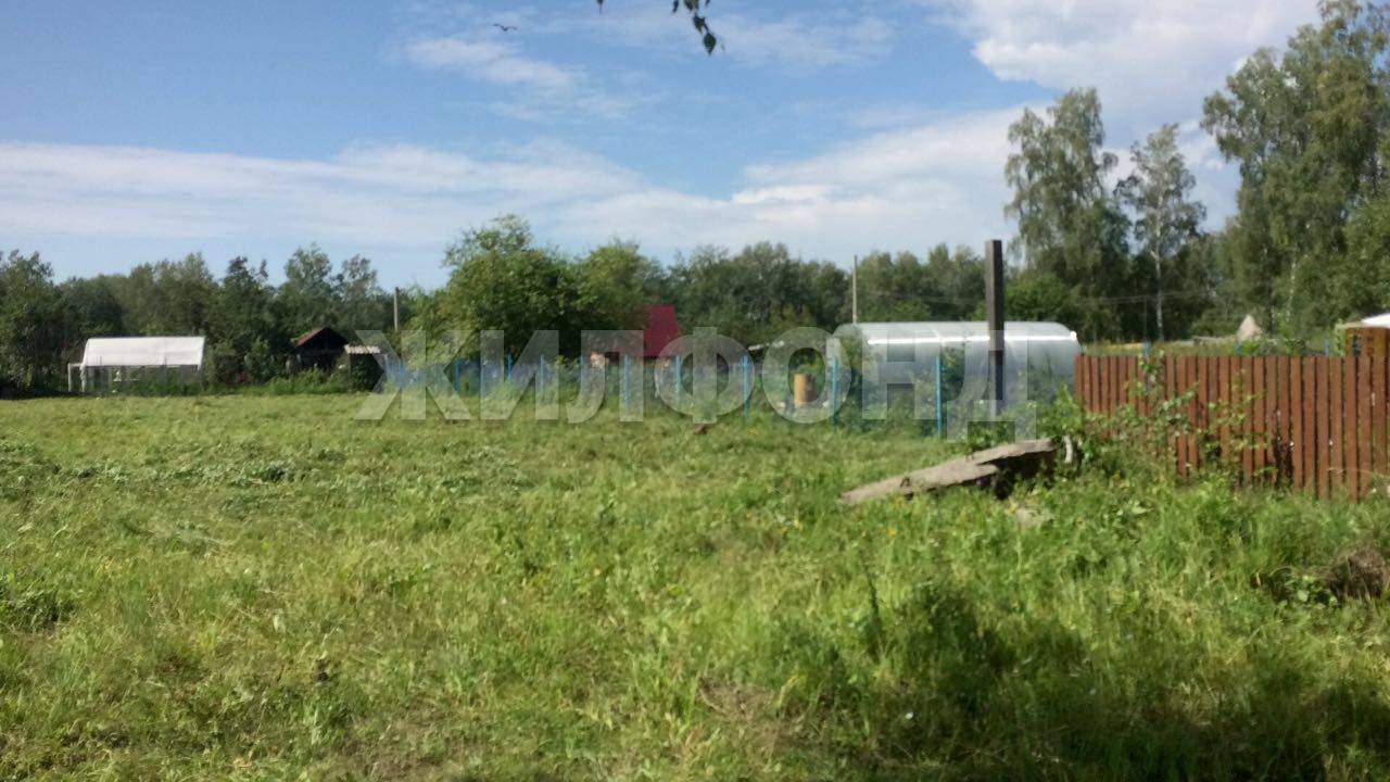 Продам земельный участок 670 м.кв.