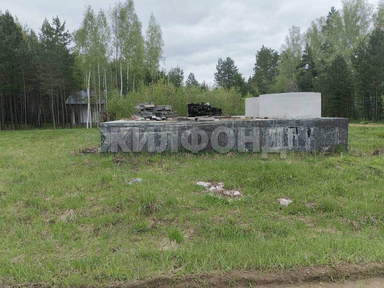 Продам земельный участок 1000 м.кв.