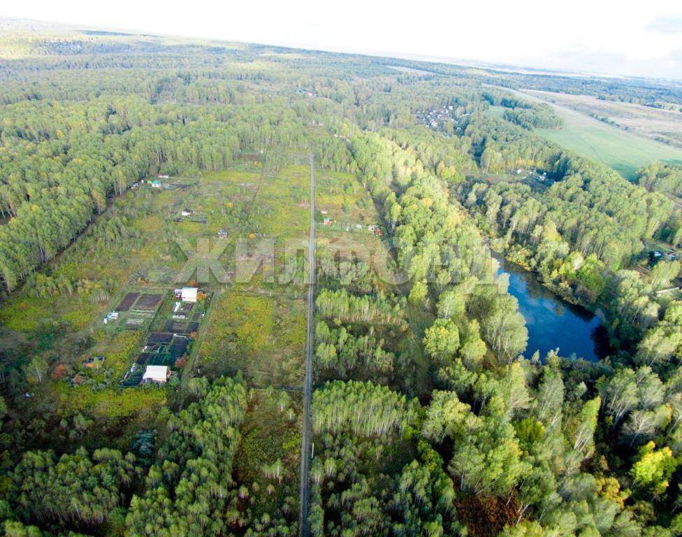 Продам земельный участок 1050 м.кв.