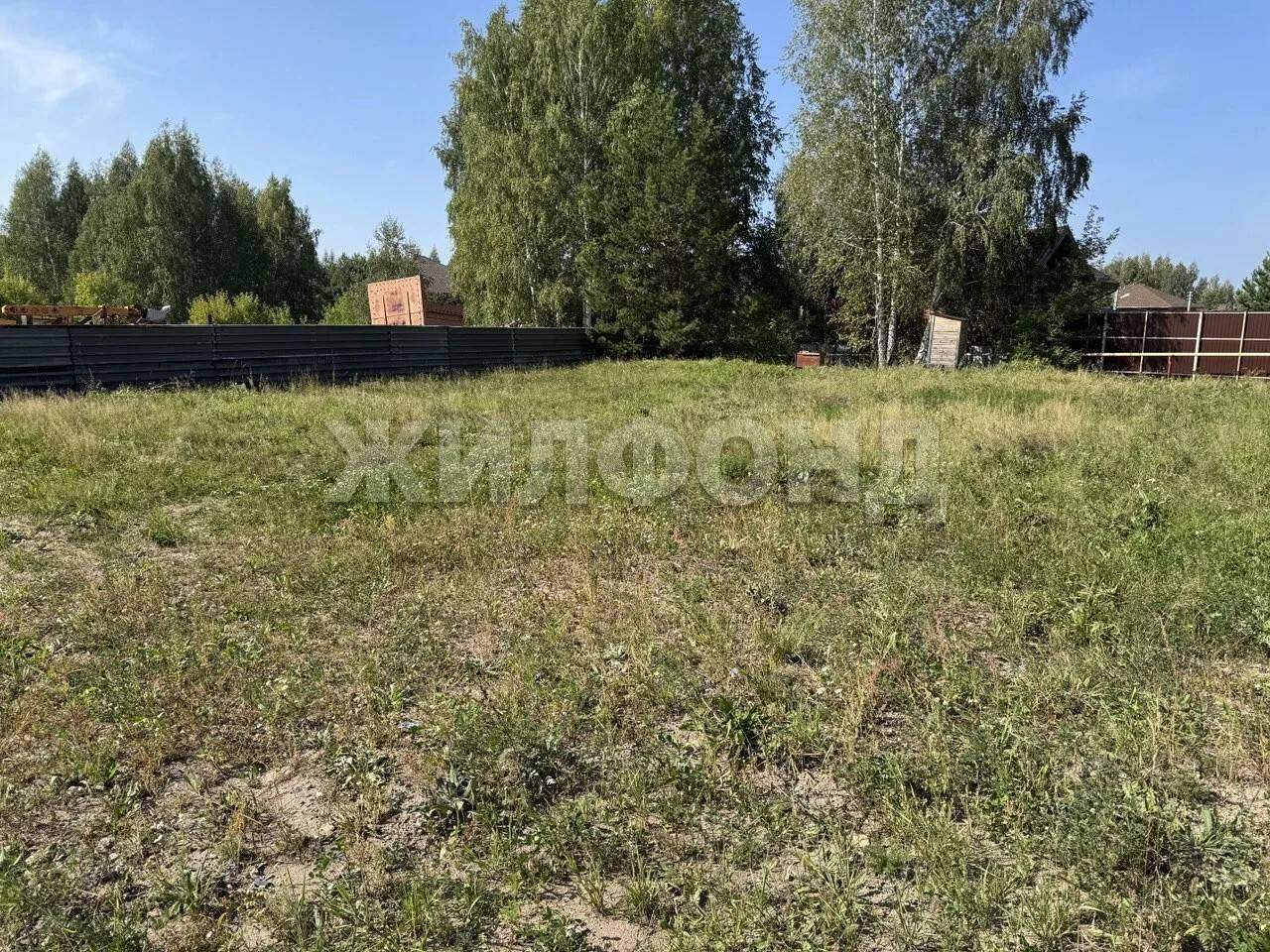 Продам земельный участок 2200 м.кв.