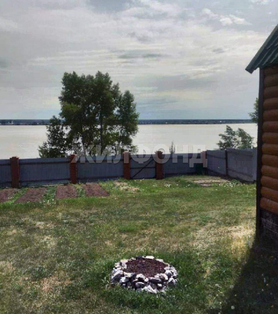 Продам земельный участок 1500 м.кв.