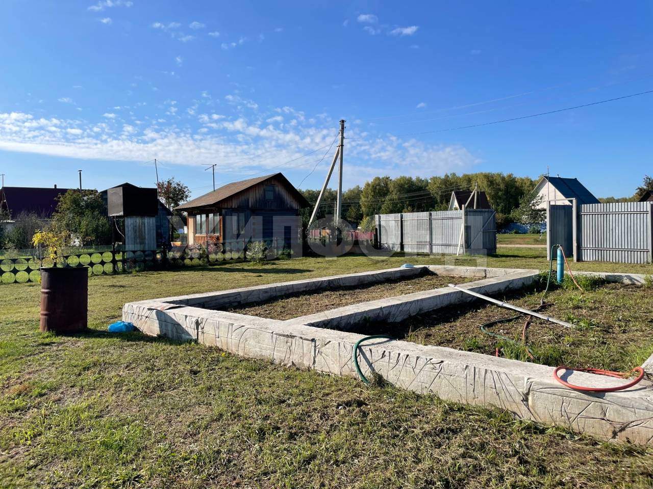 Продам земельный участок 2500 м.кв.