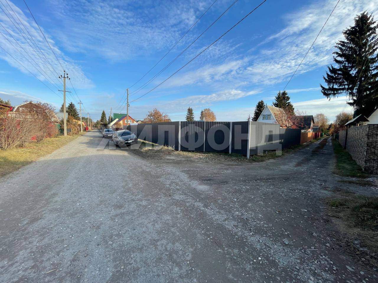 Продам земельный участок 600 м.кв.