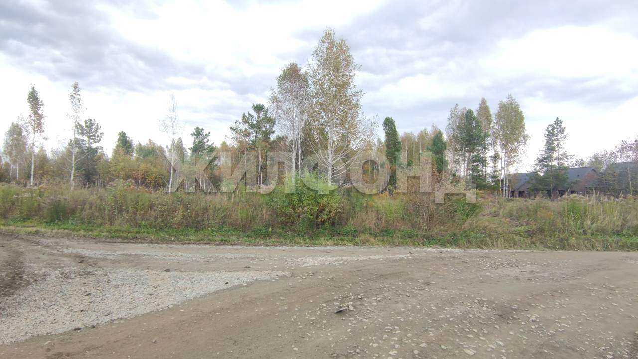 Продам земельный участок 1240 м.кв.
