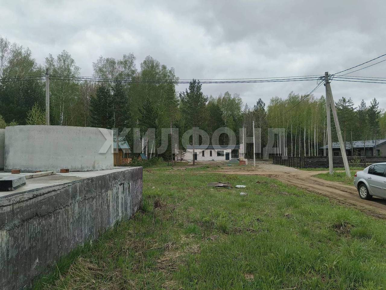 Продам земельный участок 1000 м.кв.