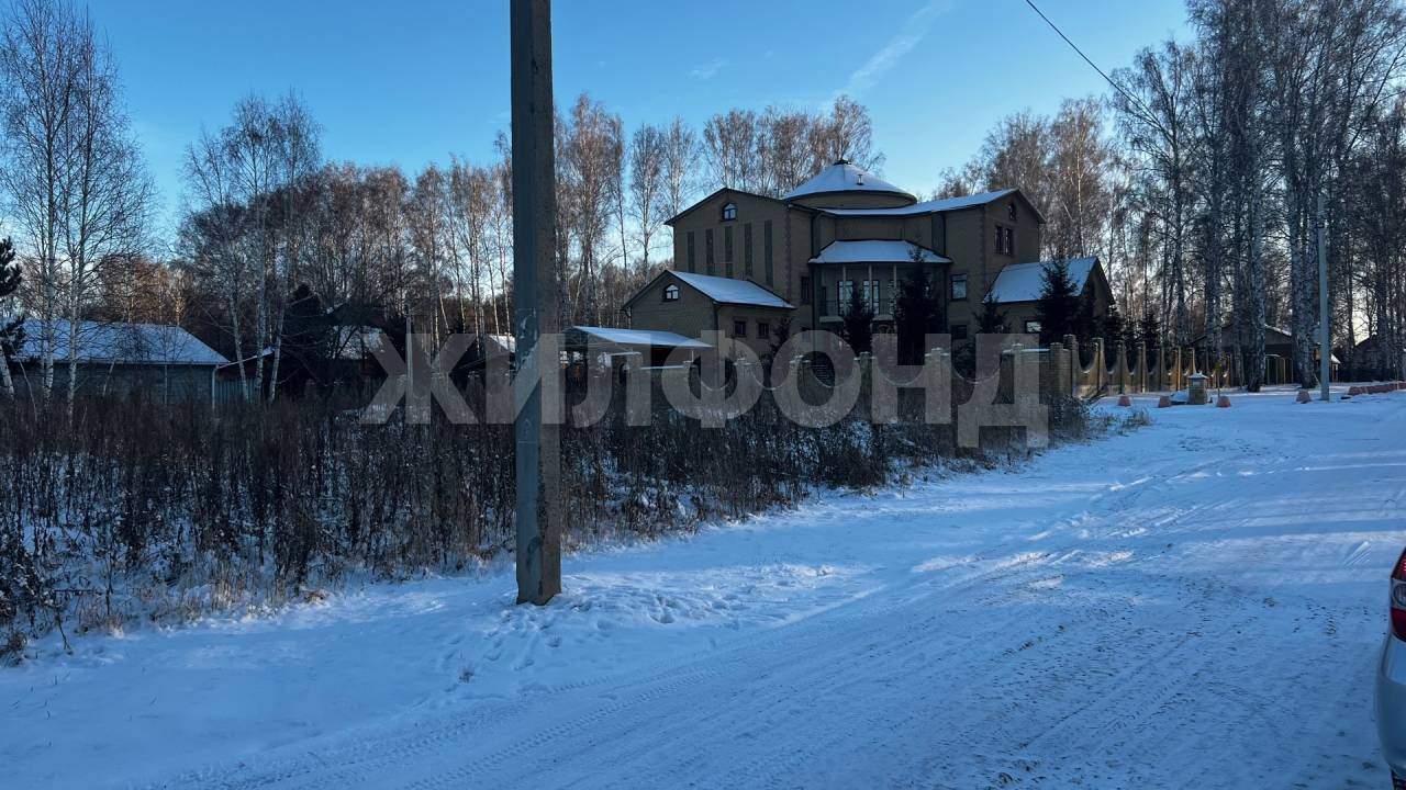 Продам земельный участок 1120 м.кв.