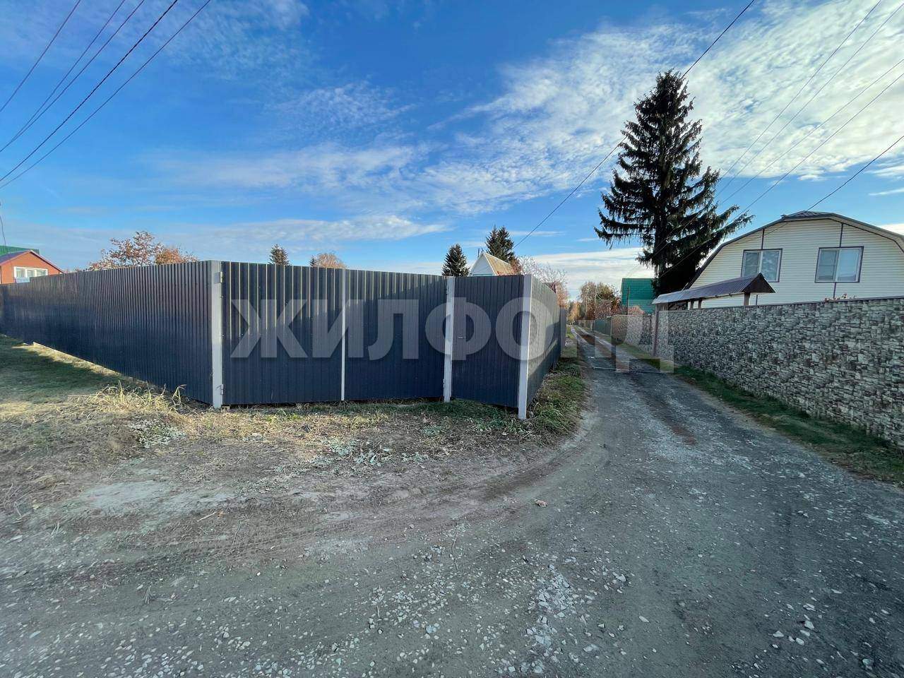 Продам земельный участок 600 м.кв.