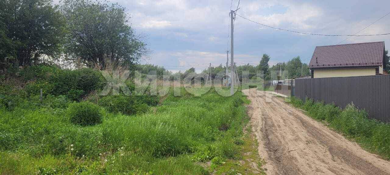 Продам земельный участок 1300 м.кв.
