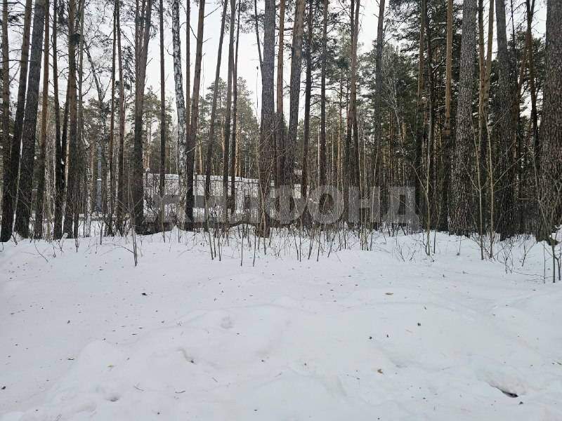 Продам земельный участок 1400 м.кв.