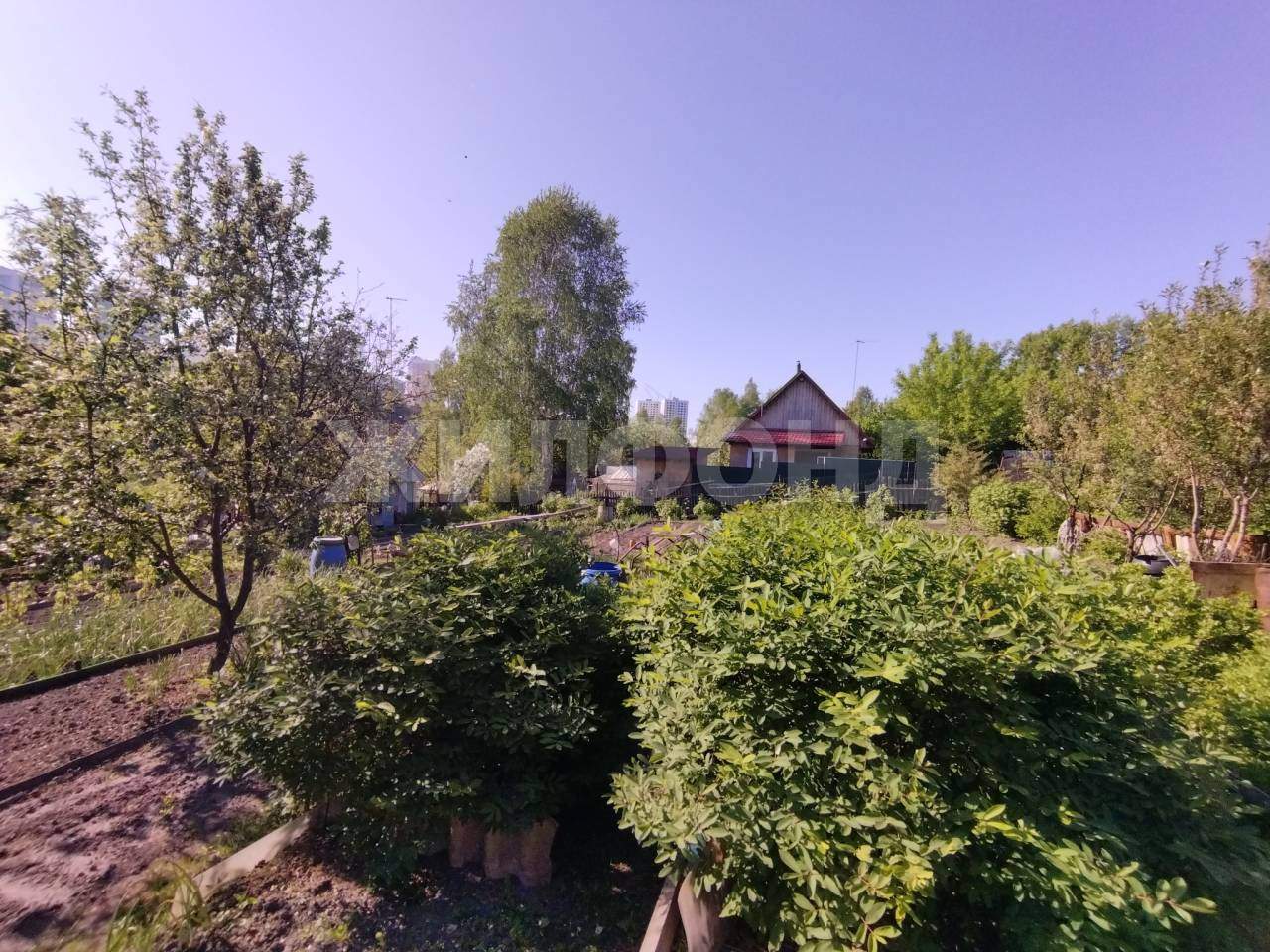 Продам земельный участок 706 м.кв.