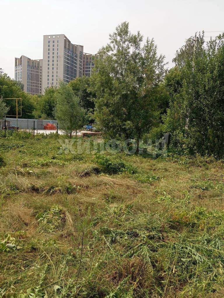 Продам земельный участок 1000 м.кв.